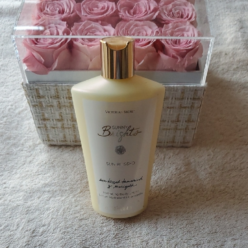 Victoria's Secret Sunny Brights Sun Blissed Sun-Kissed Tamarind & Marigold